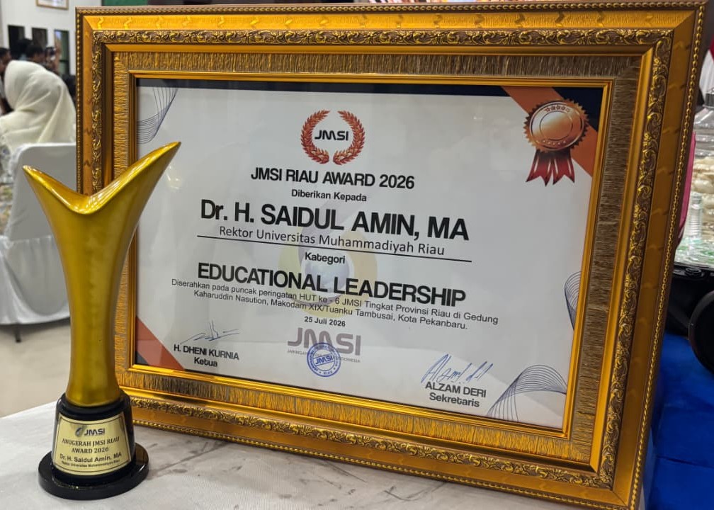 Rektor UMRI Terima JMSI Riau Award 2026, Apresiasi Komitmen Pers Majukan Pendidikan dan Daerah