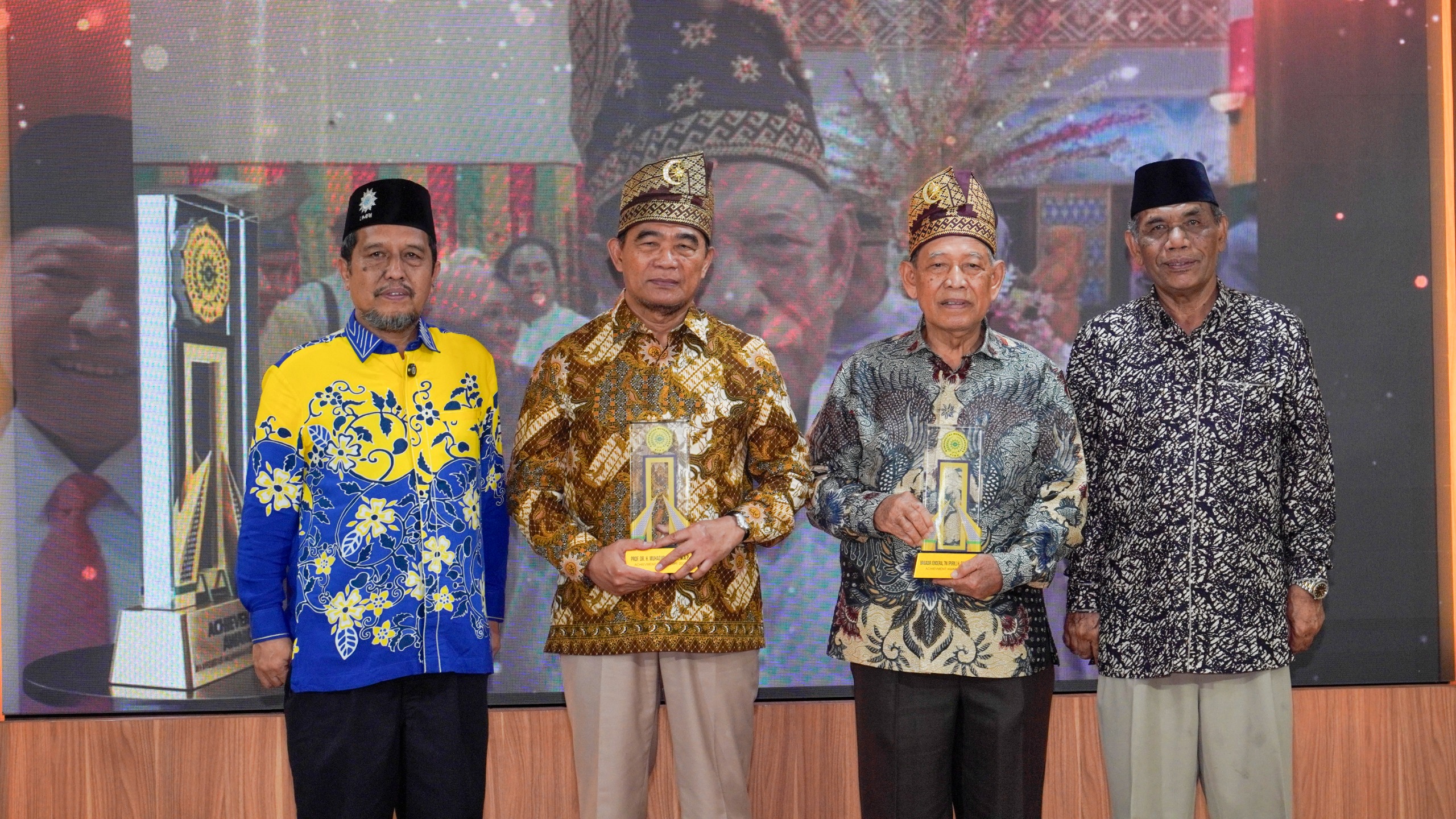 Milad ke-18 UMRI: Teguhkan Komitmen "Tumbuh Berdampak untuk Semesta", Apresiasi Tokoh Penggerak dan Sivitas Berprestasi